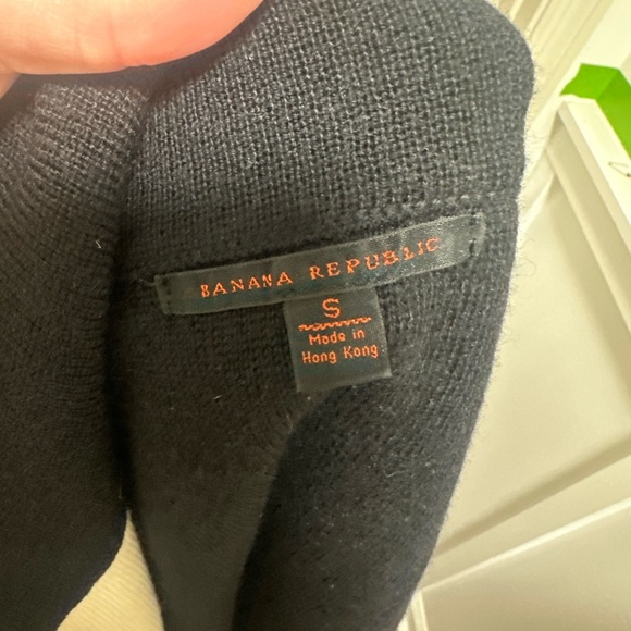 Banana Republic merino wool Black and Cream Turtleneck Sweater - Picture 6 of 7